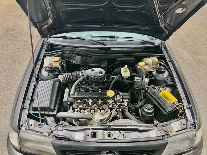 Opel Astra 1996, 325,000 km - 1.6 l - Mingəçevir