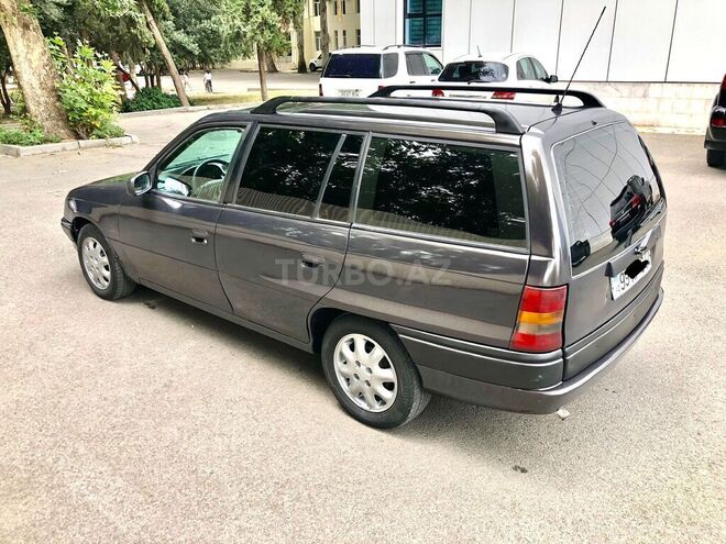 Opel Astra 1996, 325,000 km - 1.6 l - Mingəçevir