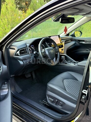 Toyota Camry-13