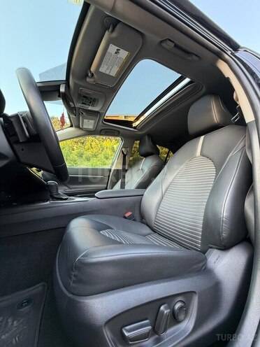 Toyota Camry-15