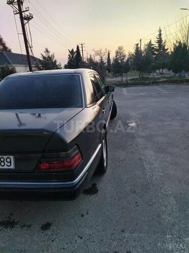 Mercedes E 220 1991, 603,504 km - 2.2 l - Bakı