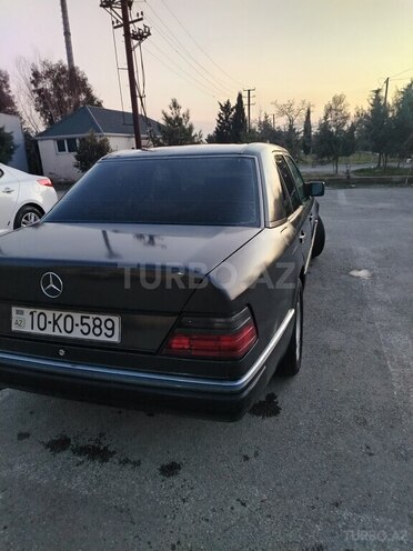 Mercedes E 220 1991, 603,504 km - 2.2 l - Bakı