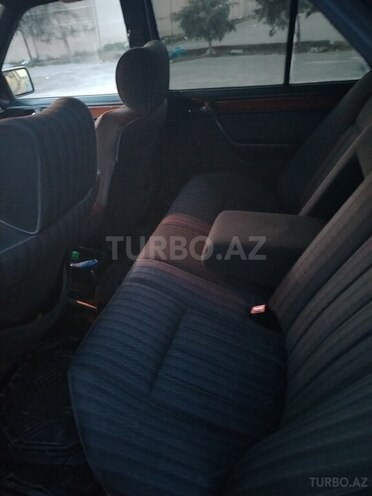 Mercedes E 220 1991, 603,504 km - 2.2 l - Bakı