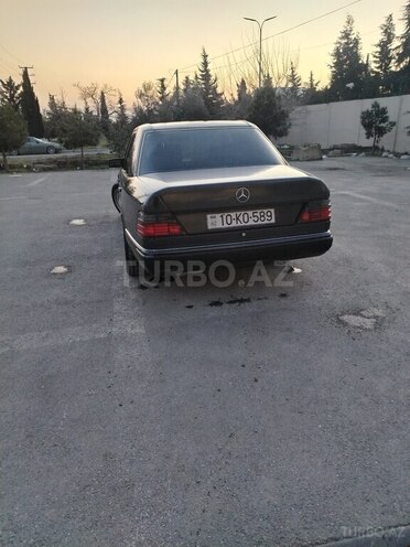 Mercedes E 220 1991, 603,504 km - 2.2 l - Bakı
