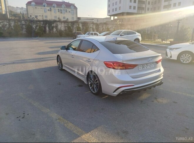 Hyundai Elantra 2016, 231,746 km - 1.6 l - Bakı