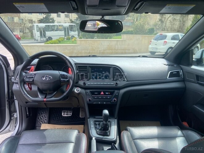 Hyundai Elantra 2016, 231,746 km - 1.6 l - Bakı