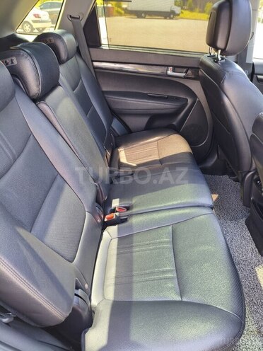 Kia Sorento-9