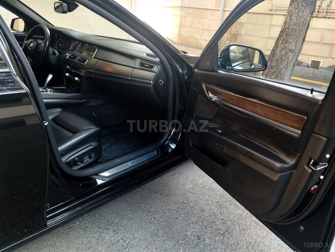 BMW 750-7
