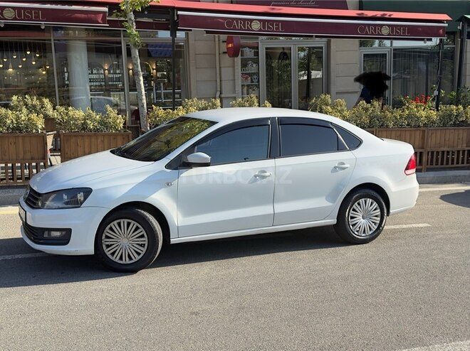 Volkswagen Polo 2018, 335,000 km - 1.6 l - Bakı