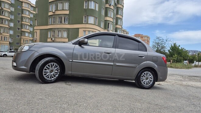 Kia Rio 2011, 349,000 km - 1.4 l - Şəki