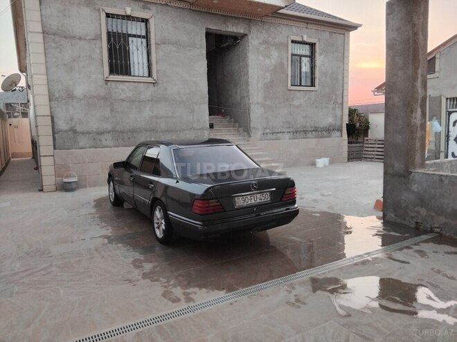Mercedes E 250 1994, 453,987 km - 2.5 l - Bakı