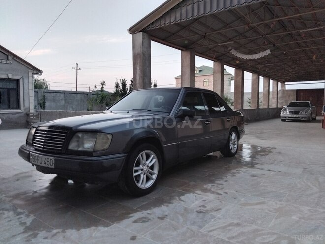 Mercedes E 250 1994, 453,987 km - 2.5 l - Bakı