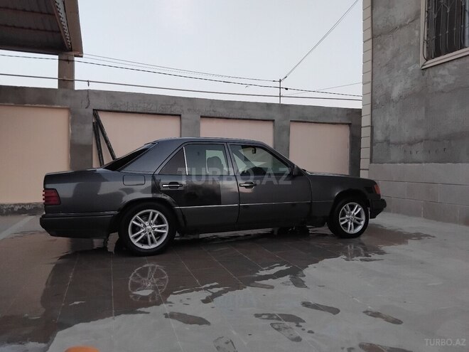 Mercedes E 250 1994, 453,987 km - 2.5 l - Bakı