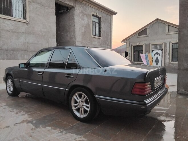 Mercedes E 250 1994, 453,987 km - 2.5 l - Bakı