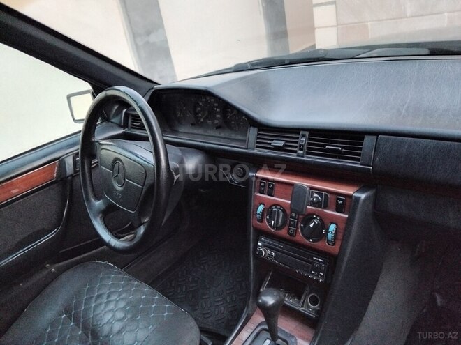 Mercedes E 250 1994, 453,987 km - 2.5 l - Bakı