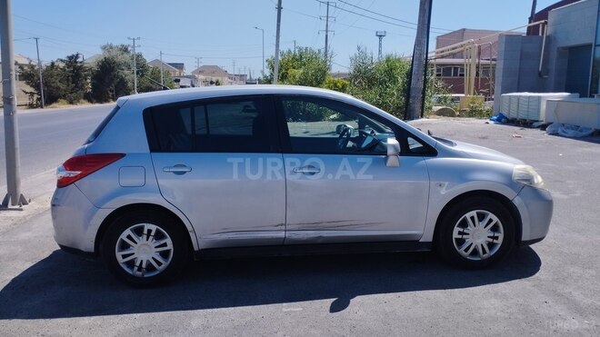 Nissan Tiida-7