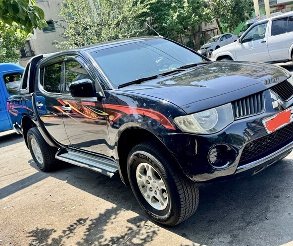 Mitsubishi L200 2008, 266,000 km - 2.5 l - Bakı