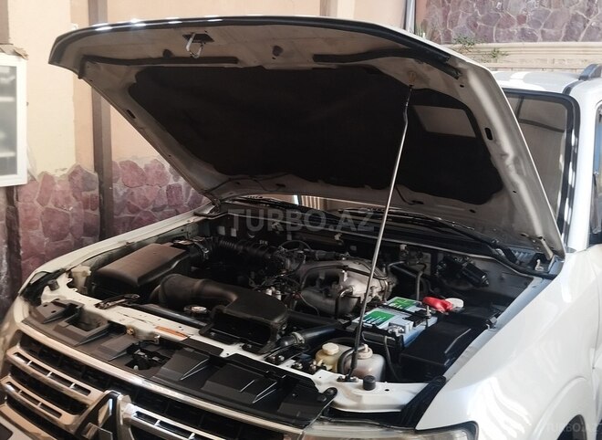 Mitsubishi Pajero 2007, 210,000 km - 3.0 l - Bakı
