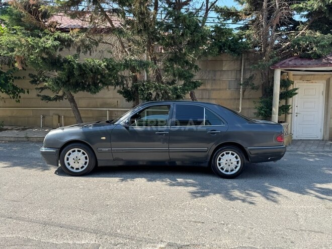 Mercedes E 300 d 1996, 427,589 km - 3.0 л - Bakı