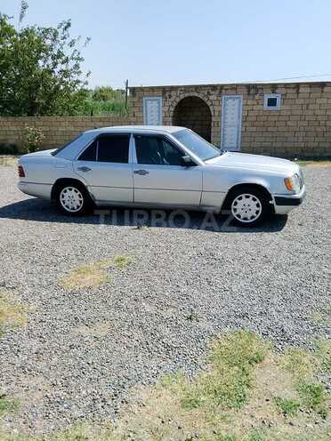 Mercedes E 250 1995, 354,256 km - 2.5 л - Salyan