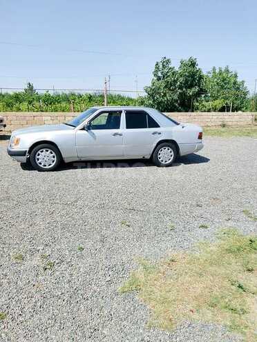 Mercedes E 250 1995, 354,256 km - 2.5 л - Salyan