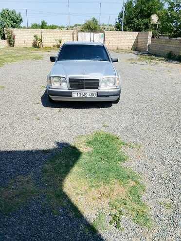 Mercedes E 250 1995, 354,256 km - 2.5 л - Salyan