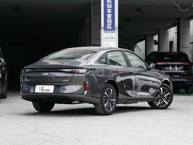 Changan Qiyuan A05-4