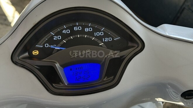 Vespa  2022, 13,415 km - 0.2 l - Bakı