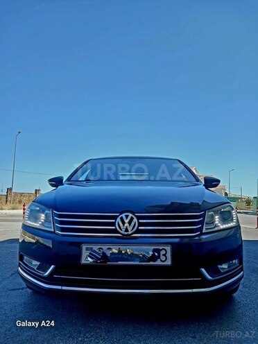 Volkswagen Passat 2013, 140,000 km - 2.5 l - Bakı