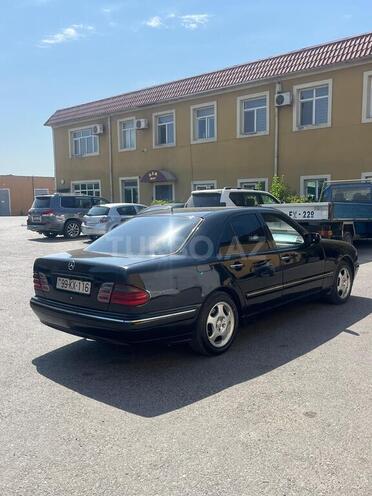 Mercedes E 270 2001, 348,000 km - 2.7 l - Bakı