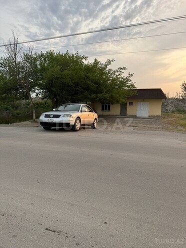 Volkswagen Passat 2002, 156,000 km - 1.8 l - Şirvan