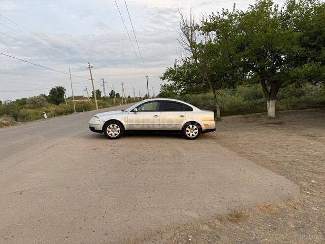 Volkswagen Passat 2002, 156,000 km - 1.8 l - Şirvan