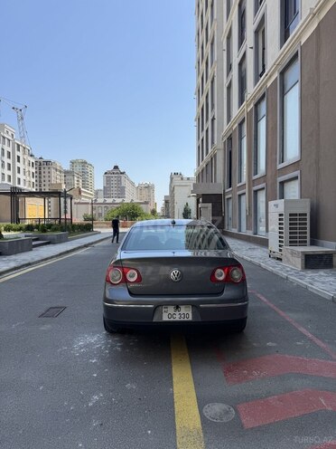 Volkswagen Passat 2005, 330,000 km - 2.0 l - Bakı