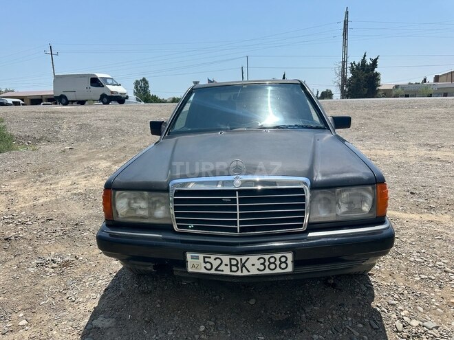 Mercedes 190 1992, 400,000 km - 2.0 l - Salyan