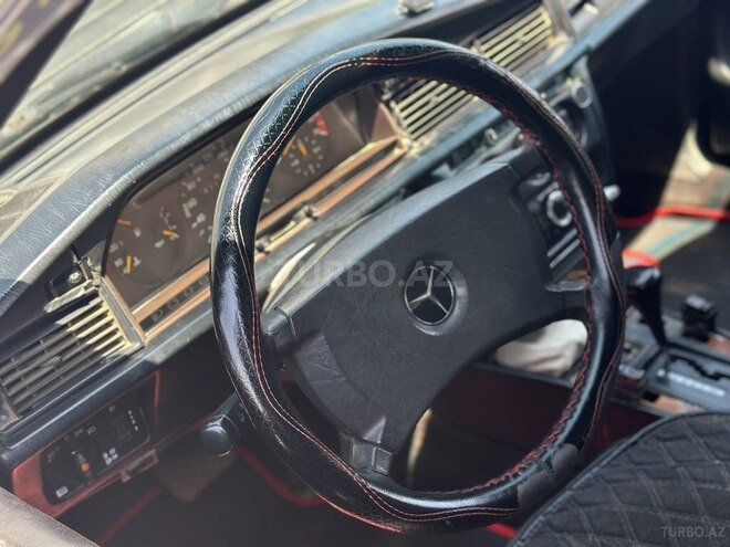 Mercedes 190 1992, 400,000 km - 2.0 l - Salyan