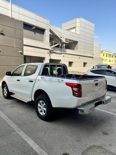 Mitsubishi L200 2016, 274,000 km - 2.4 l - Bakı