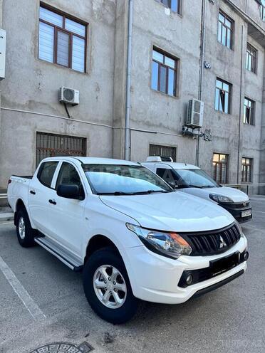 Mitsubishi L200 2016, 274,000 km - 2.4 l - Bakı