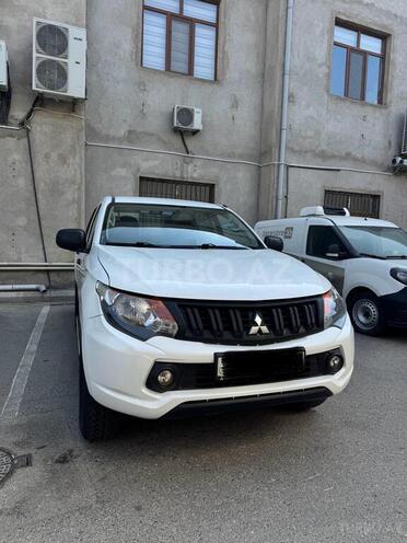 Mitsubishi L200 2016, 274,000 km - 2.4 l - Bakı