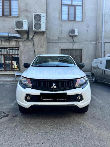Mitsubishi L200 2016, 274,000 km - 2.4 l - Bakı