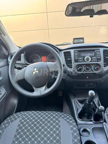 Mitsubishi L200 2016, 274,000 km - 2.4 l - Bakı