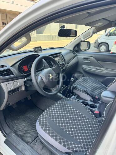 Mitsubishi L200 2016, 274,000 km - 2.4 l - Bakı