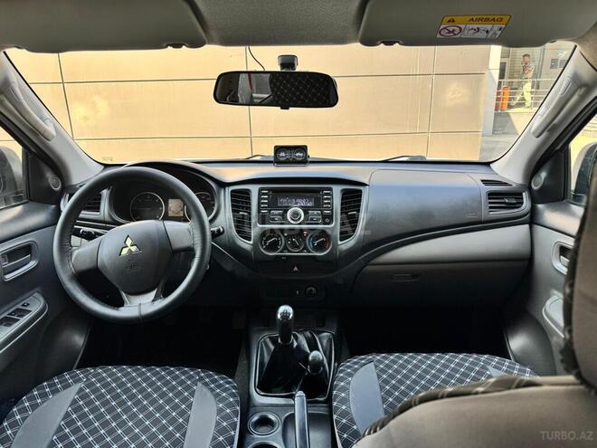 Mitsubishi L200 2016, 274,000 km - 2.4 l - Bakı
