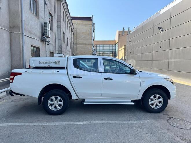 Mitsubishi L200 2016, 274,000 km - 2.4 l - Bakı