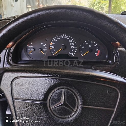 Mercedes E 240 1998, 436,241 km - 2.4 l - Sabirabad