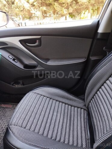 Hyundai Elantra 2015, 146,450 km - 1.8 l - Salyan