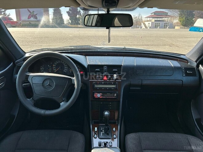 Mercedes C 240 1998, 298,000 km - 2.6 l - Ağcabədi