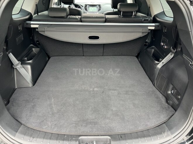Hyundai Grand Santa Fe-4