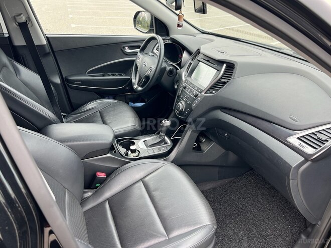 Hyundai Grand Santa Fe-15