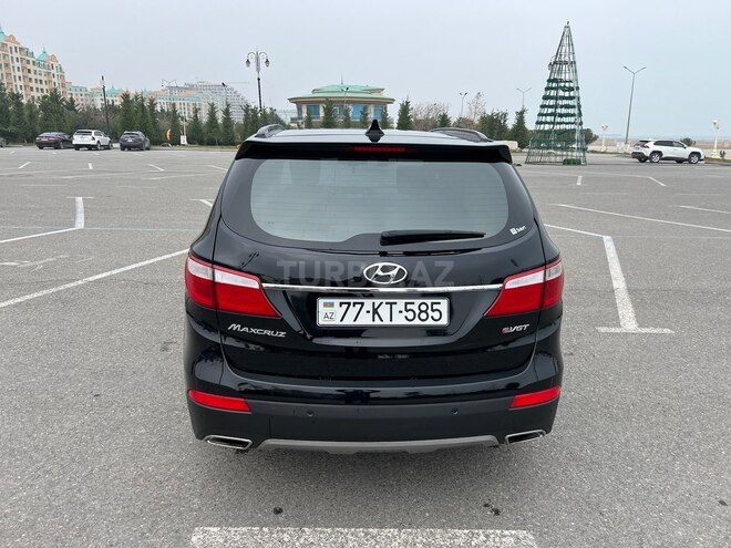 Hyundai Grand Santa Fe-17