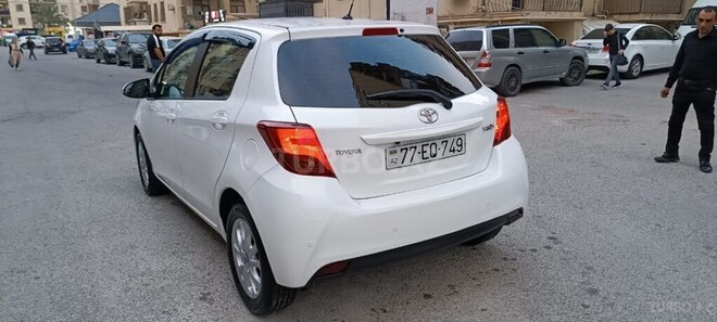 Toyota Yaris 2017, 110,700 km - 1.3 л - Bakı